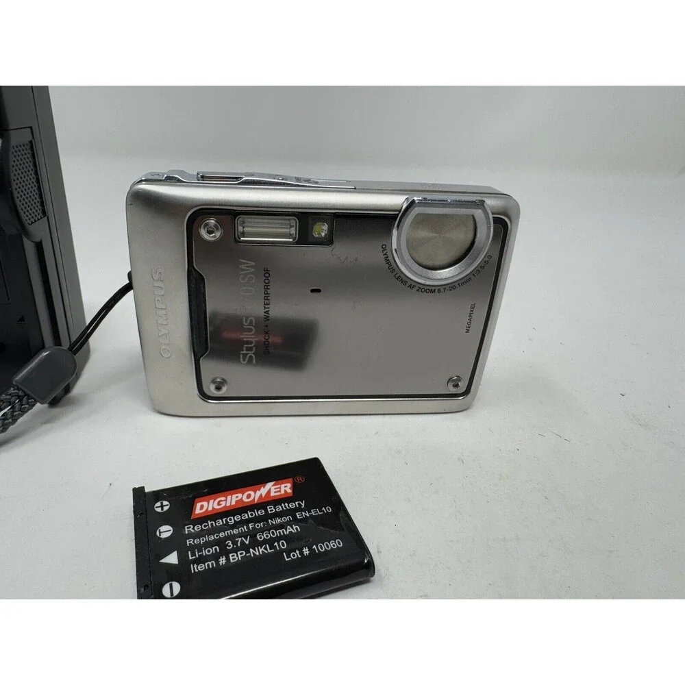 Olympus Stylus 770SW digital camera Silver, 10.1MP, Waterproof, tested